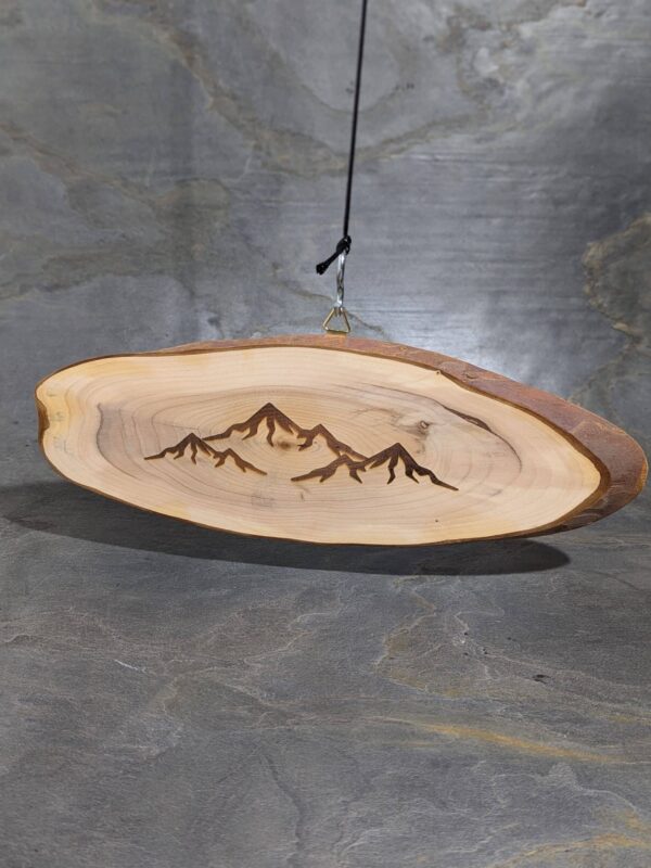Bergschild gelasert aus Eibenholz