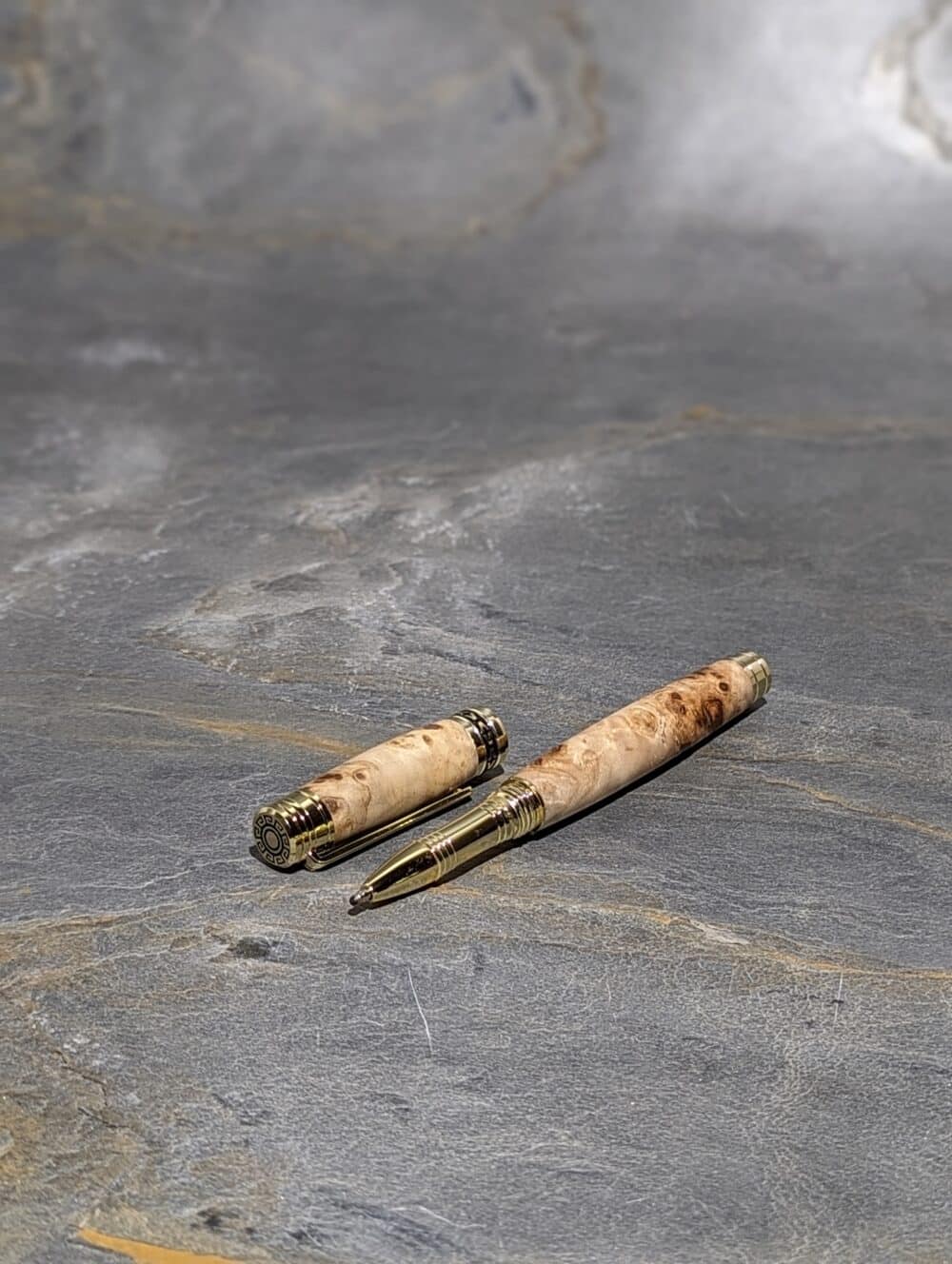 Rollerball Kugelschreiber gefertigt aus Maser Pappel Holz