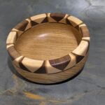 Holzschüssel aus Eiche mit Nuss und Esche