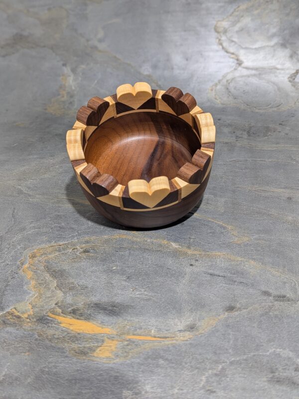 Kleine Holzschüssel mit Herzen 15 cm