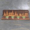 Adventskranz aus Nuss-Holz mit Weihnachtsstadt