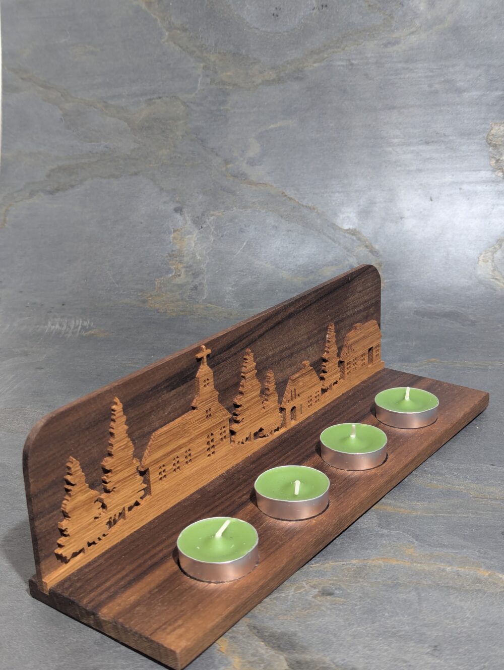 Adventskranz-Holz-Weihnachtsstadt-Nuss-Eiche-Seite