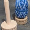 Wollabwickler aus Holz mit Kugellager